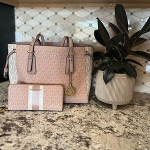 MICHAEL MICHAEL KORS Voyager Medium Color-Block Logo Tote Bag & wallet